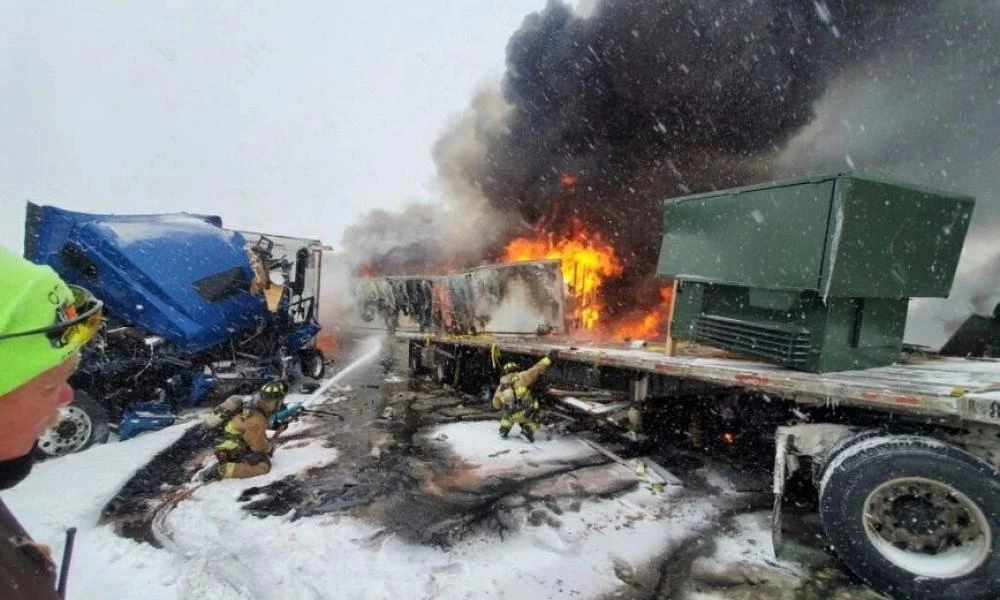 ΗΠΑ: Βίντεο που κόβουν την ανάσα από καραμπόλα σε χιονισμένο δρόμο